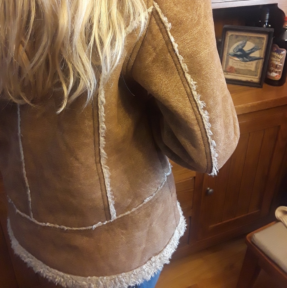 Sale!!CABELA'S faux shearling jacket Medium - Picture 6 of 8